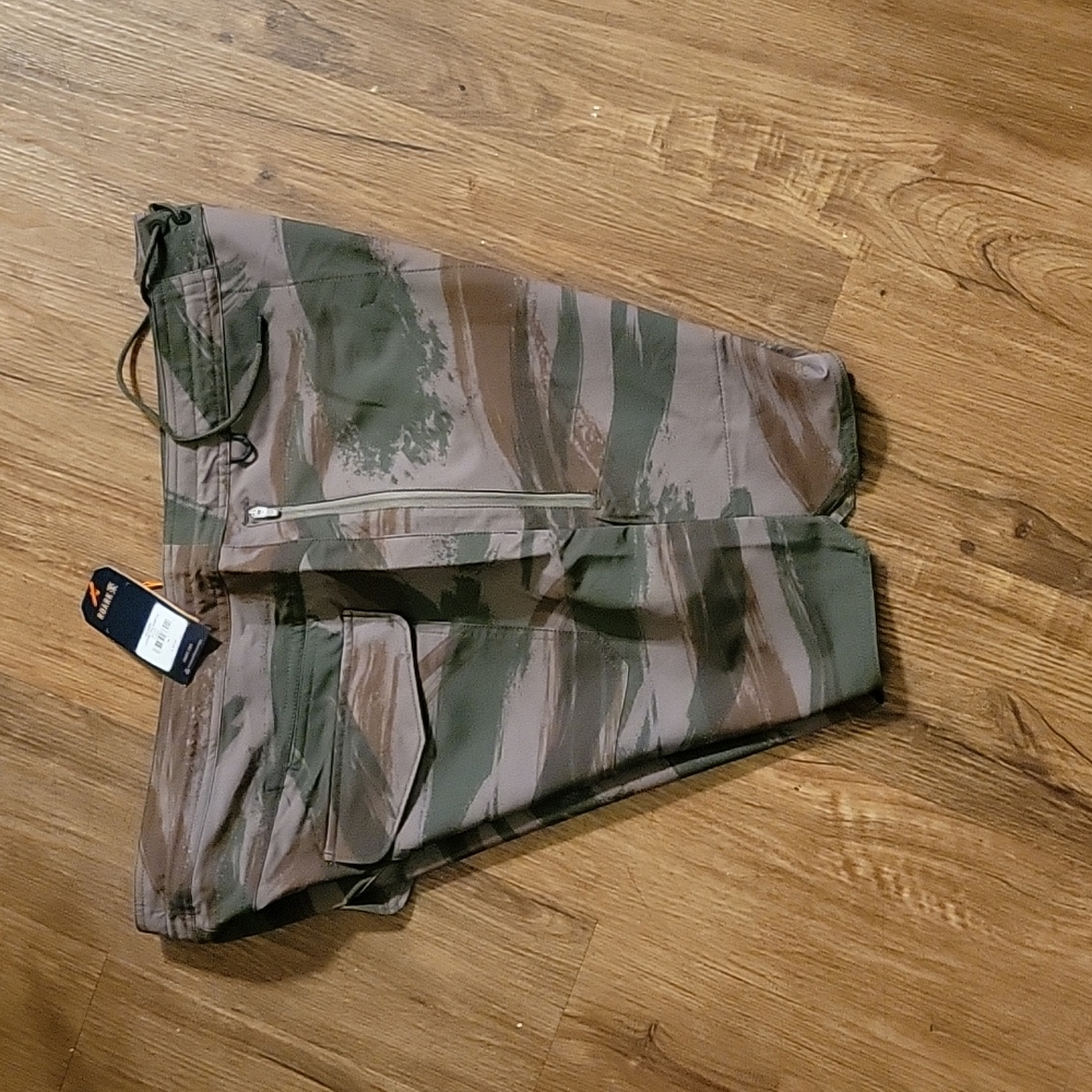 NWT Roark "Layover Trail" Hybrid Shorts Camo Color size 36 - Picture 8 of 8